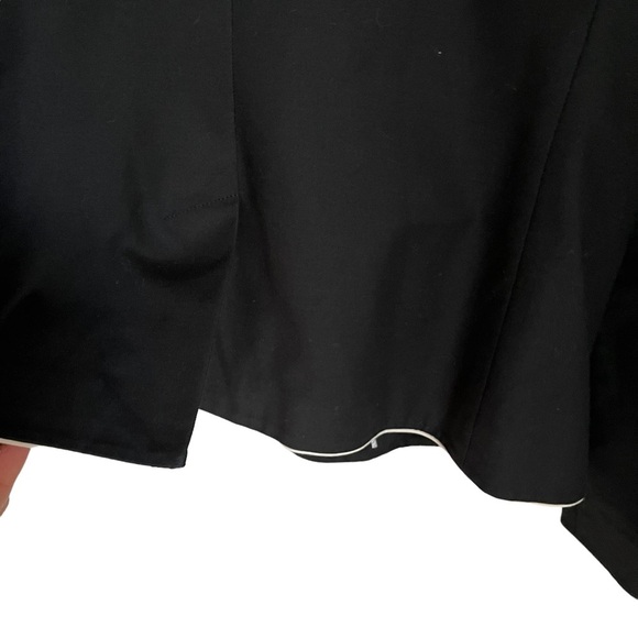 The Gap One Button Black Blazer with White Trim Size: 10 - Picture 8 of 11